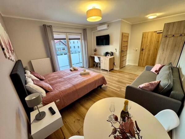 Deluxe Double Room, Balcony, City View