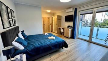 Dobbeltrom – deluxe, balkong, hageutsikt