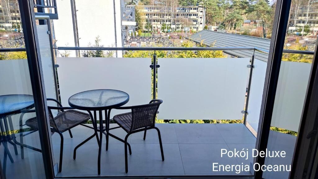 Deluxe-Doppelzimmer, Balkon, Gartenblick | Speisen im Freien