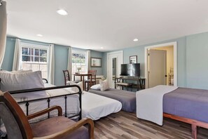 WiFi, bed sheets - The Dearing Guest House - Private, Gameday Studio (Tuscaloosa)