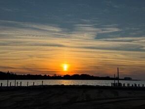 Beach - Lovely 3-bedroom house with AC in charming Westover (Westover)