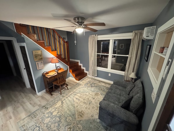 Interior - Lovely 3-bedroom house with AC in charming Westover (Westover)