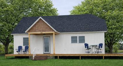 Waterfront 3-bedroom Home in serene Westover, MD/ Sleeps 10, Crab,Fish,Relax!