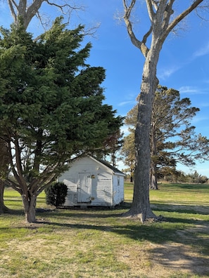 Exterior - Lovely 3-bedroom house with AC in charming Westover (Westover)