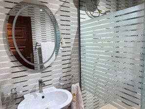 Deluxe appartement | Badkamer