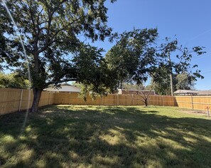 Property grounds - NEW HOME! Halito House- Casinos, Concerts, and Lake Texoma (Calera)