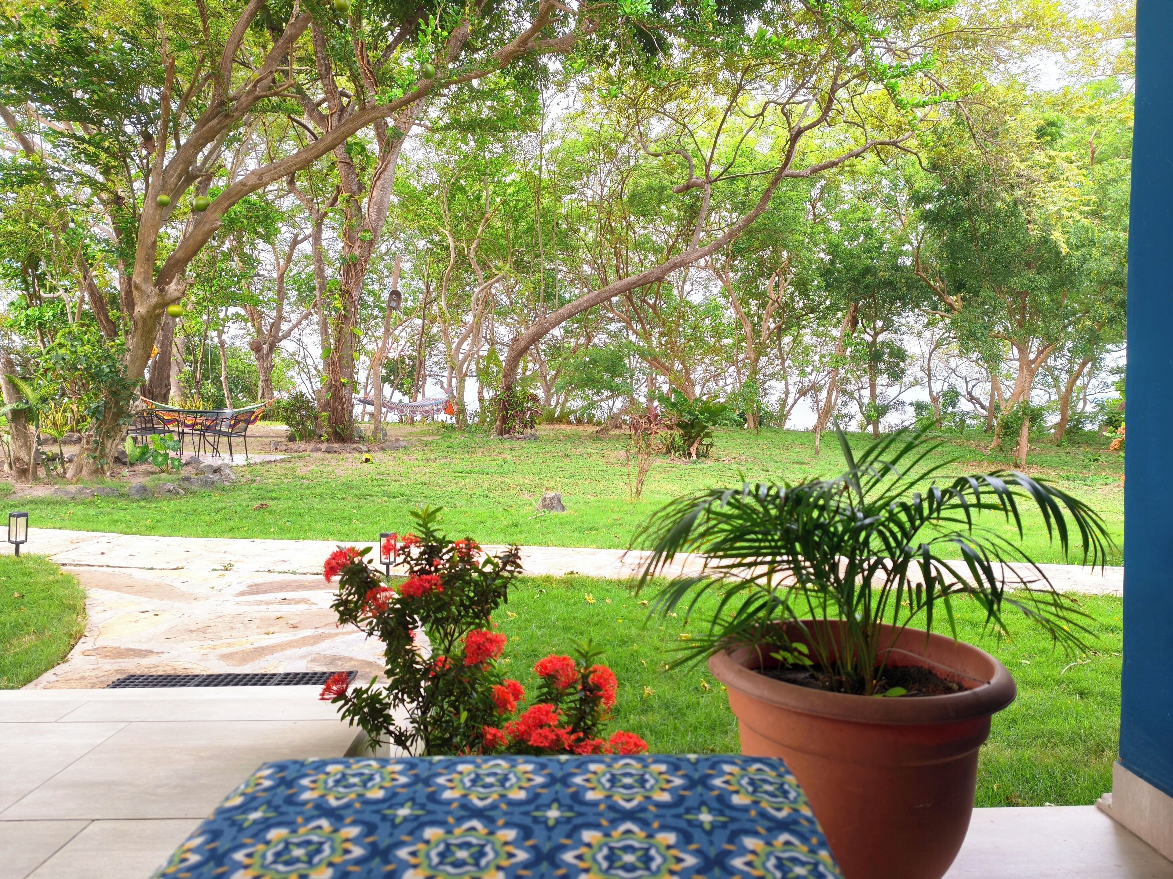 Luxury Double Room, Balcony, Garden View | Lake view