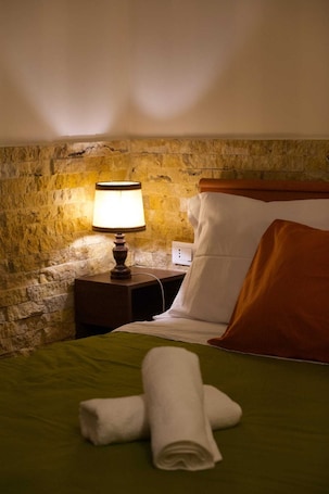 WiFi, bed sheets. Vacation House Dolce Angelo 21, with view of Amphitheater, in the heart of the historic center