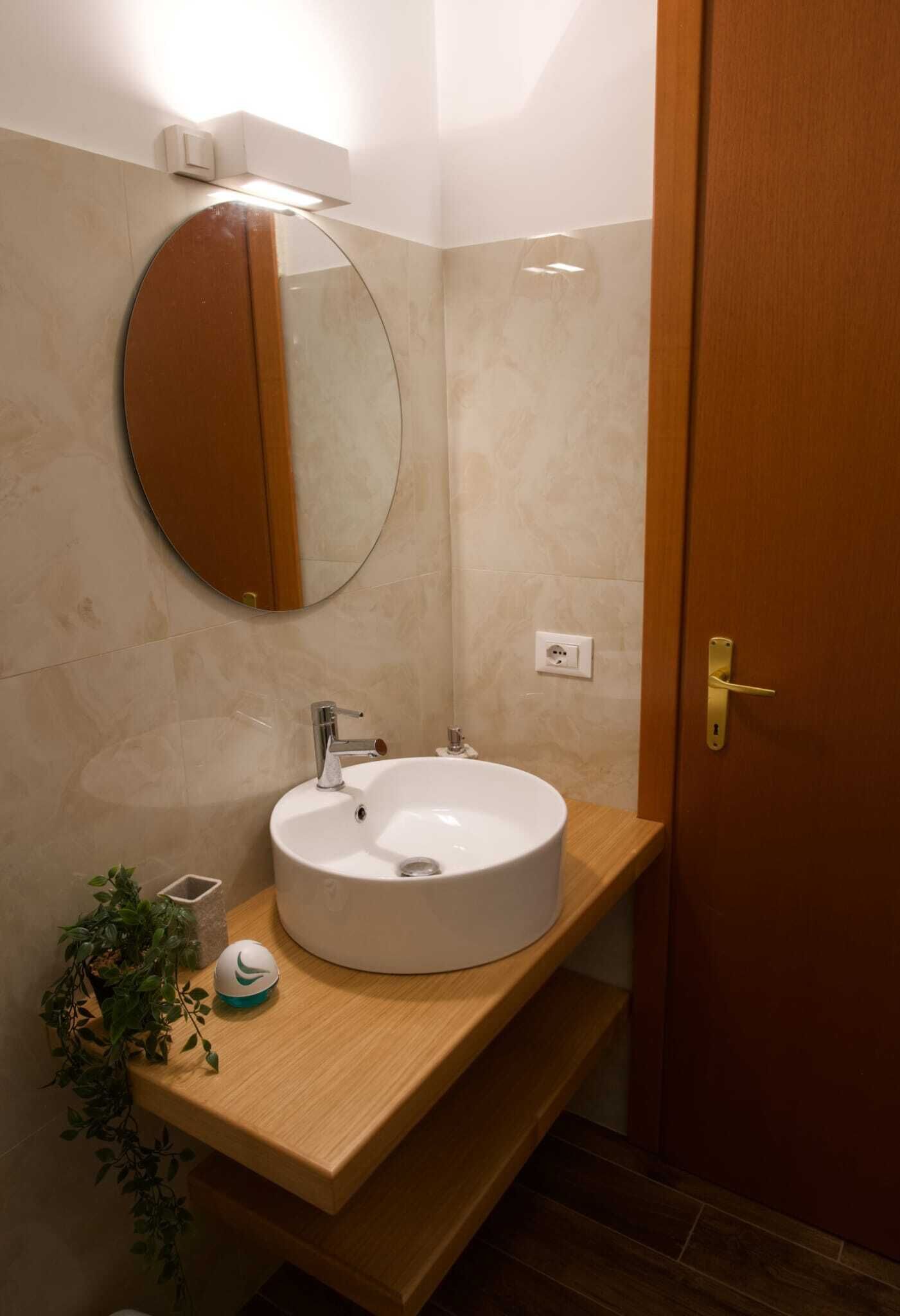 Toallas, jabón, papel de baño 