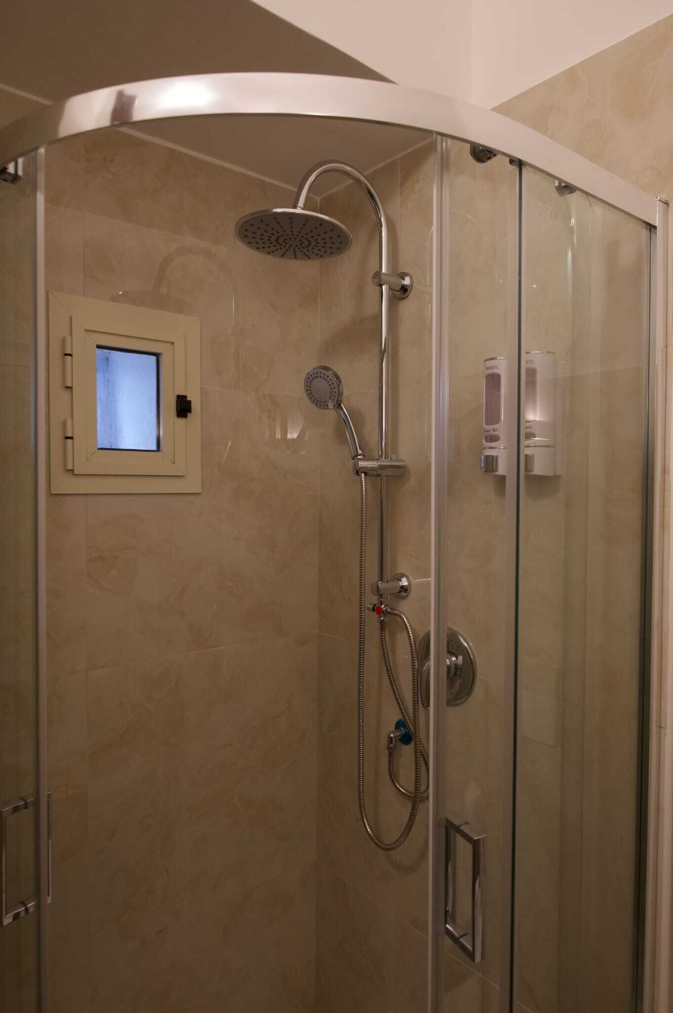 Handdukar, tvål och toalettpapper