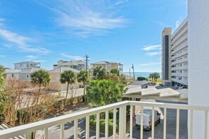 Property grounds - Vibrant condo near the beach, Pool, Tennis (Miramar Beach)