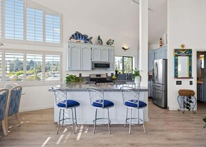 Microwave, oven, stovetop, dishwasher - Beachfront Bliss Starts Here—Steps to the Sand-3-bedroom house in charming Aptos (Aptos)