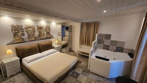 Habitación de lujo doble, 1 cama de matrimonio, vistas a la montaña | Caja fuerte y wifi gratis