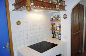 Fridge, microwave, oven, stovetop - Le Haut Balcon, a sunny high-altitude chalet facing a breathtaking panorama (La Plagne Tarentaise)