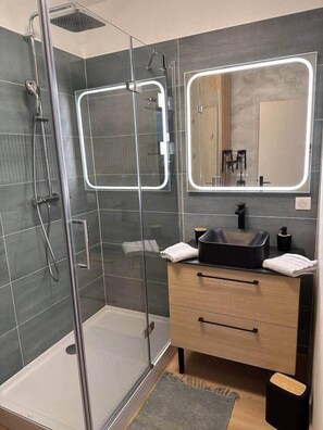 Hair dryer, towels - Duplex Chic et Confort (Fécamp)