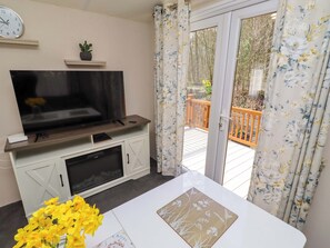 Interior - Gardeners Lodge (Belford)