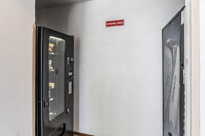 Interior - Guesthouse Inn & Suites Albuquerque (Albuquerque)