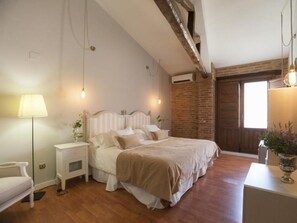 Habitación doble superior, vistas a la piscina