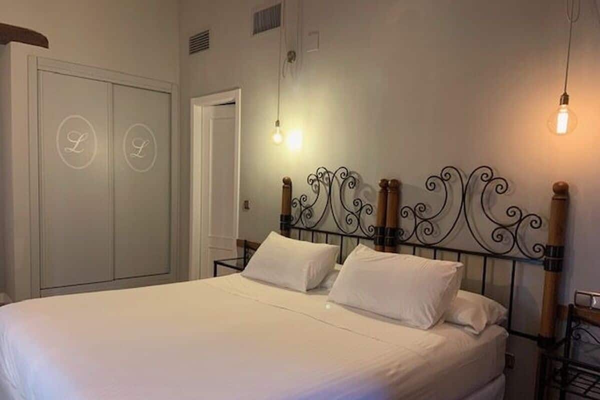 Kahden hengen standard-huone, näköala mäelle