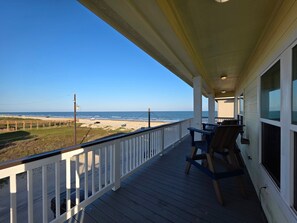 Property grounds - Gulf Views, Pet Friendly, and Steps to the Beach! (Surfside Beach)