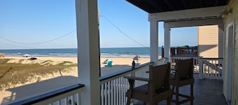 Steps to the beach, ocean view, pet friendly!