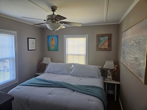2 bedrooms, WiFi, bed sheets - Perfect 2-bedroom house with AC in welcoming Carolina Beach property. (Carolina Beach)