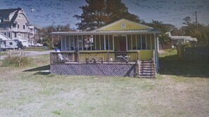 Exterior - Perfect 2-bedroom house with AC in welcoming Carolina Beach property. (Carolina Beach)