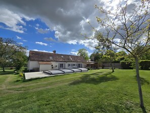 Exterior - Stone Longère in the Heart of the Loire Castles (Rilly-sur-Loire)