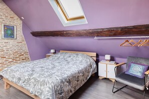 4 室のベッドルーム、アイロン / アイロン台、WiFi、ベッドシーツ