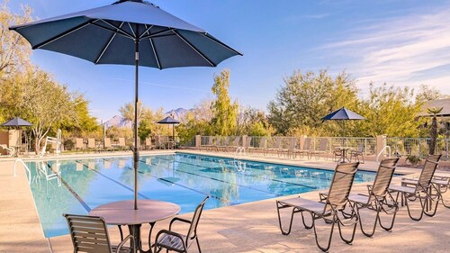 2br Golf in Sonoran Foothills & Swimming!