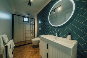 Bathroom - A unique villa with nature views in Sapanca. (Sapanca)