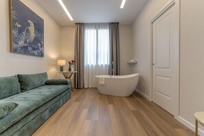 Interior - GH Villa Poerio   Quadruple Room with Bath (ROMA)