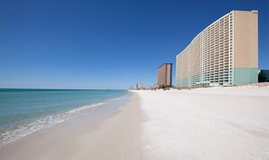 On the beach - 1br Deluxe Upper Level, Gulf of Panama Fishing! (Panama City Beach)