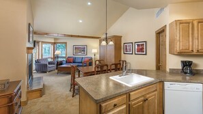 Interior - 2br Peaceful Vacation Galena | Golf & Outdoor! (Galena)