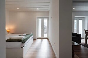 1 habitación, tabla de planchar con plancha, wifi y ropa de cama 