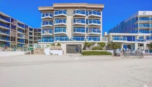 Exterior - Waterfront Mission Bay Escape - Steps to the Beach (San Diego)