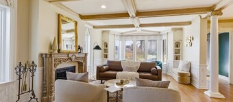 Spacious Proctor Tudor - Sleeps 16 - Dog Friendly - Walkable