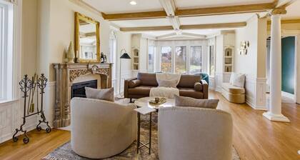 Spacious Proctor Tudor - Sleeps 16 - Dog Friendly - Walkable