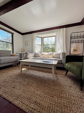 Smart TV - Martha’s Vineyard Cottage (Oak Bluffs)