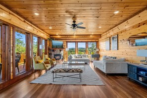 Smart TV, fireplace - Spacious 6BR | Private Pool, Hot Tub, & Game Room (Sevierville)