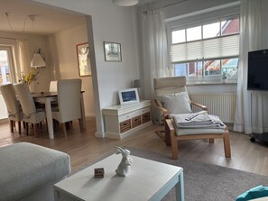 TV, books, stereo - Vacation cottage Husum North Sea (Husum)