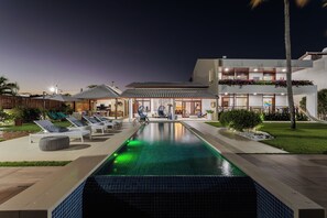 Pool - Casa Manaua: beachfront property with incredible views in Barra de São Miguel (Barra de São Miguel)
