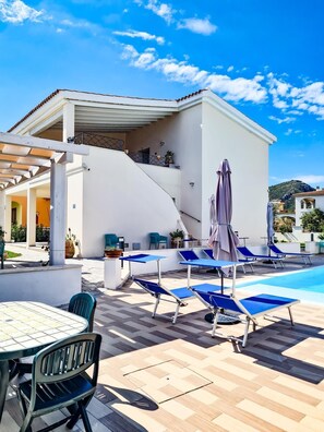 Outdoor dining - Guesthouse Bellavista Posada (Posada)