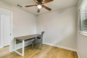 Interior - Lovely 3-bedroom house with AC in pleasant Austin neighborhood (Austin)
