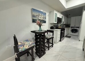 Dining - Modern Cascade 1-bedroom apartment in Port of Spain with AC (Port of Spain)