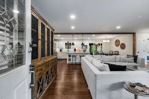 Interior - Big, Cozy Home w/ Fire Pit in the Heart of Ellijay (Ellijay)