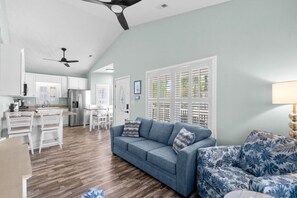 TV - Beachside Bliss, Pool Access, Porch and Outdoor TV (Myrtle Beach)