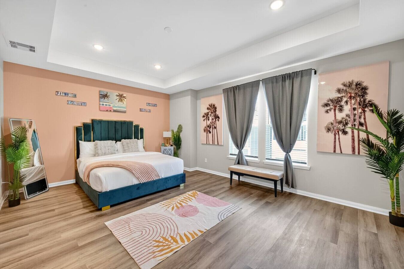 3 chambres, fer et planche à repasser, Wi-Fi, draps fournis