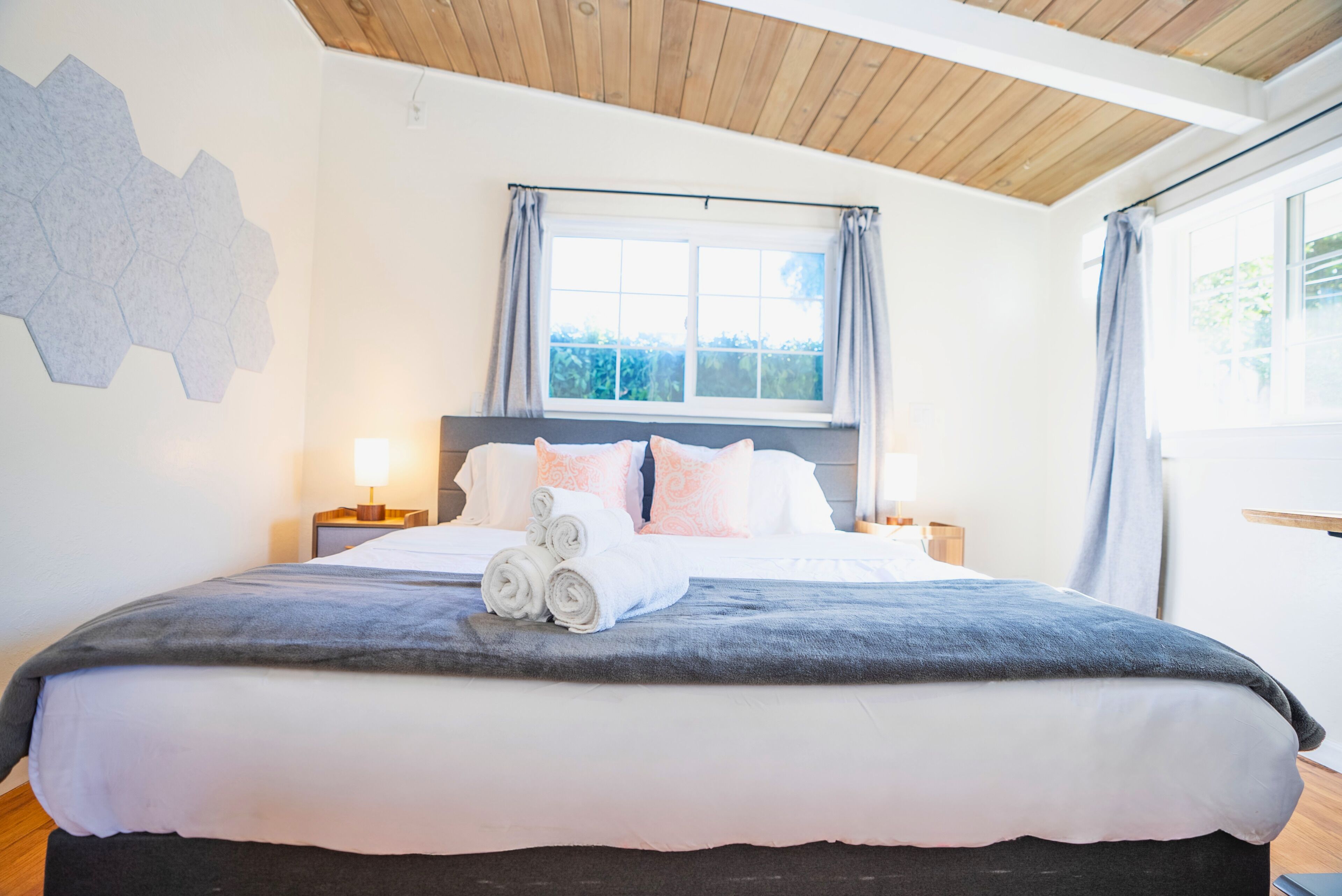 4 slaapkamers, een strijkplank/strijkijzer, wifi, beddengoed