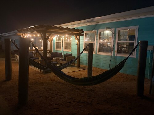 Beach Cottage • Pool + Hot Tub • Sleeps 4